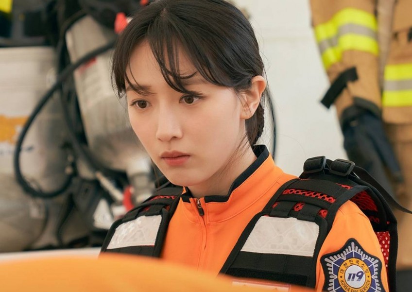 Pyo Ye-jin habla sobre los desafíos que supone interpretar a un bombero en el K-drama Moon in the Day y siente