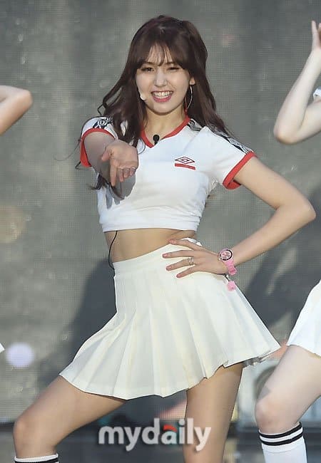 Jeon Somi ha cambiado desde que asistió a la escuela secundaria