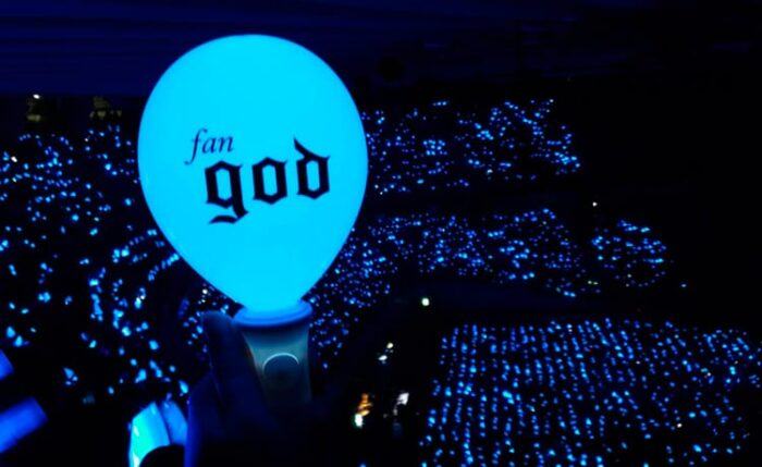  El lightstick que emite la luz verde menta de DIOS