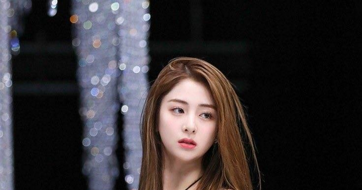 (Internautas Opinan) INCLUSO LOS FANS NO PUEDEN ESTAR DE ACUERDO SOBRE EL MEJOR COLOR DE PELO DE LE SSERAFIM YUNJIN