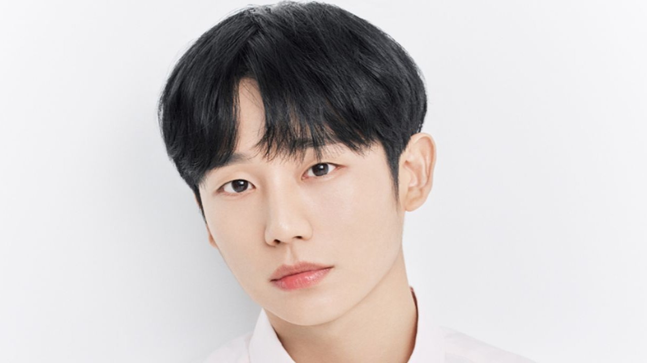 Feliz cumpleaños Jung Hae In: Comparando personajes en DP versus Algo bajo la lluvia